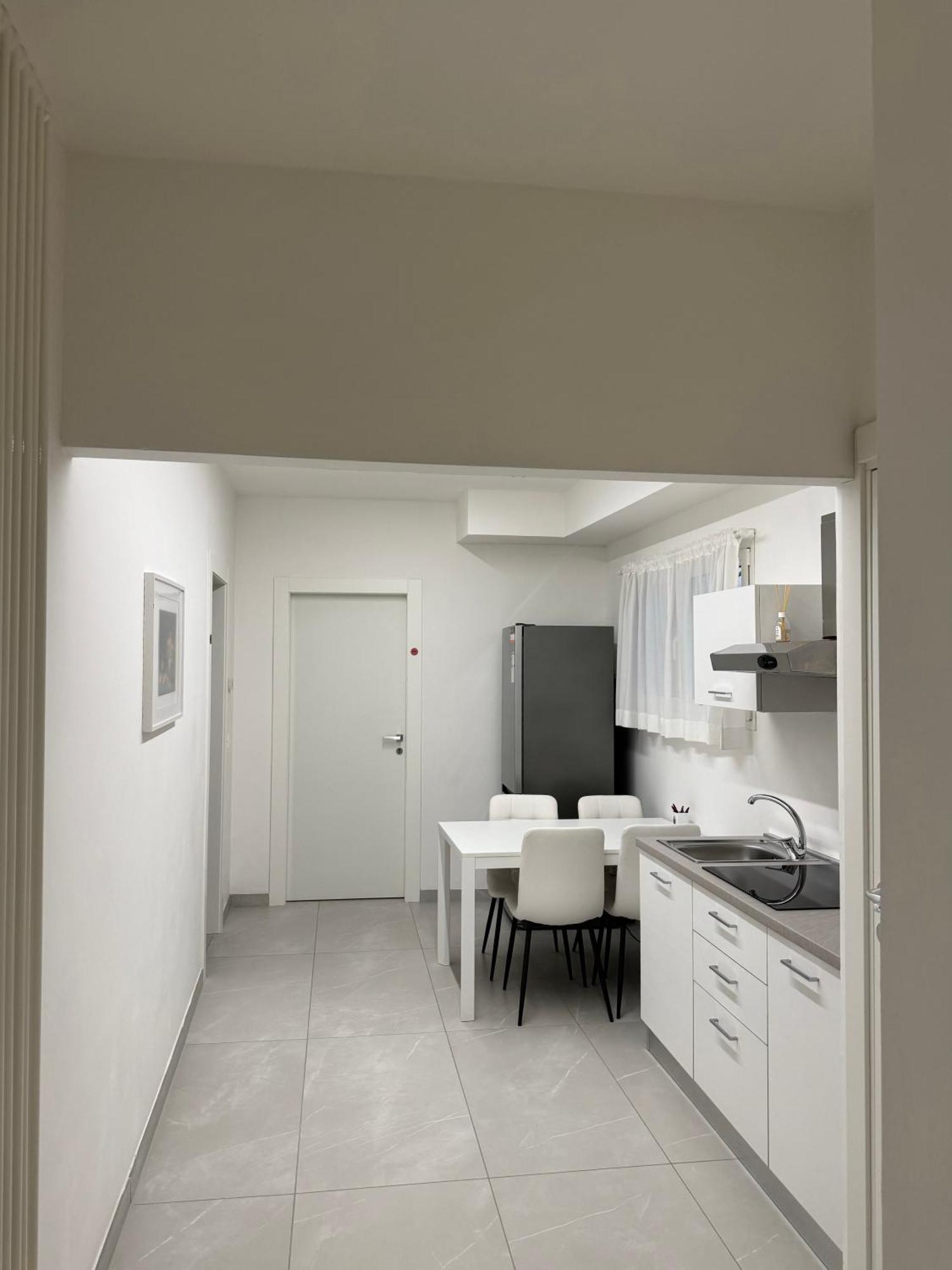 Re House Suite & Deluxe Apartament 阿斯科利皮切诺 外观 照片