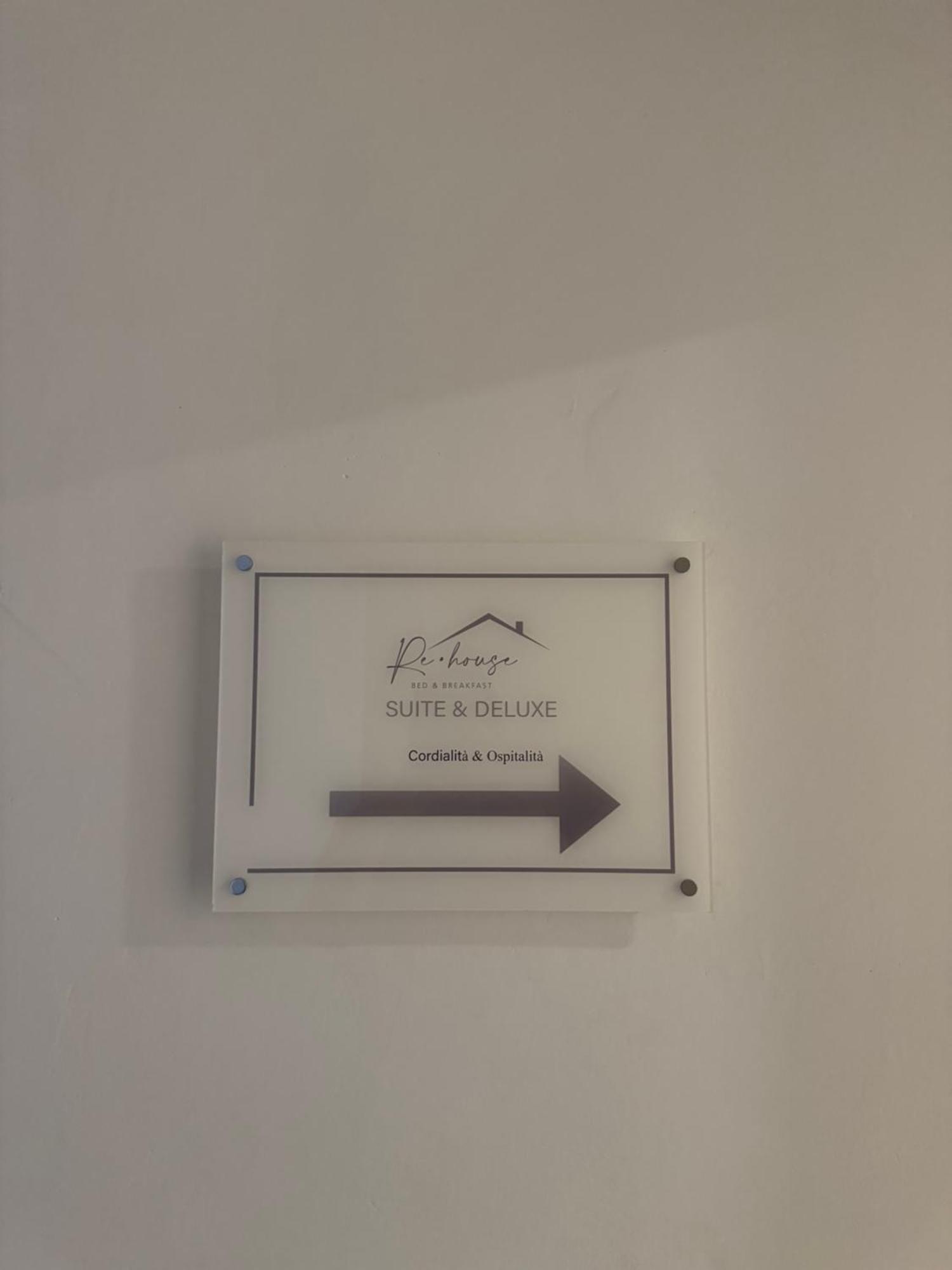 Re House Suite & Deluxe Apartament 阿斯科利皮切诺 外观 照片