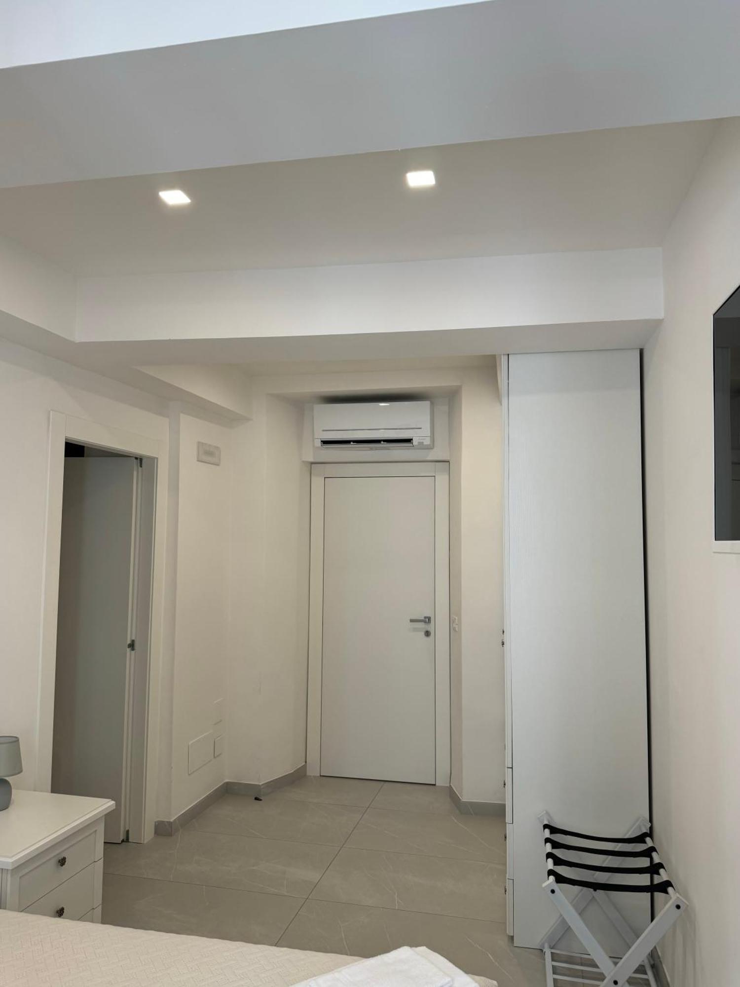 Re House Suite & Deluxe Apartament 阿斯科利皮切诺 外观 照片