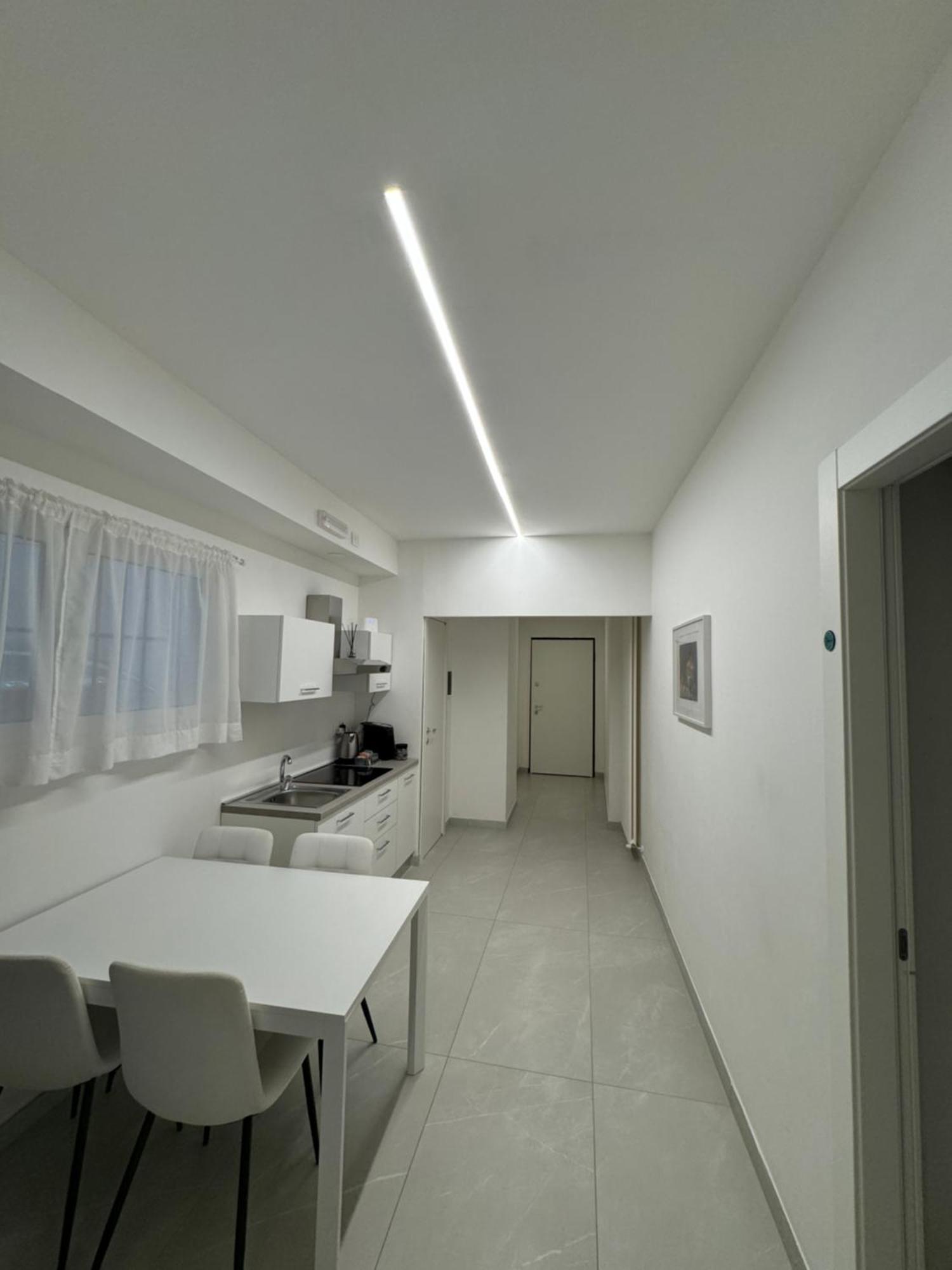 Re House Suite & Deluxe Apartament 阿斯科利皮切诺 外观 照片